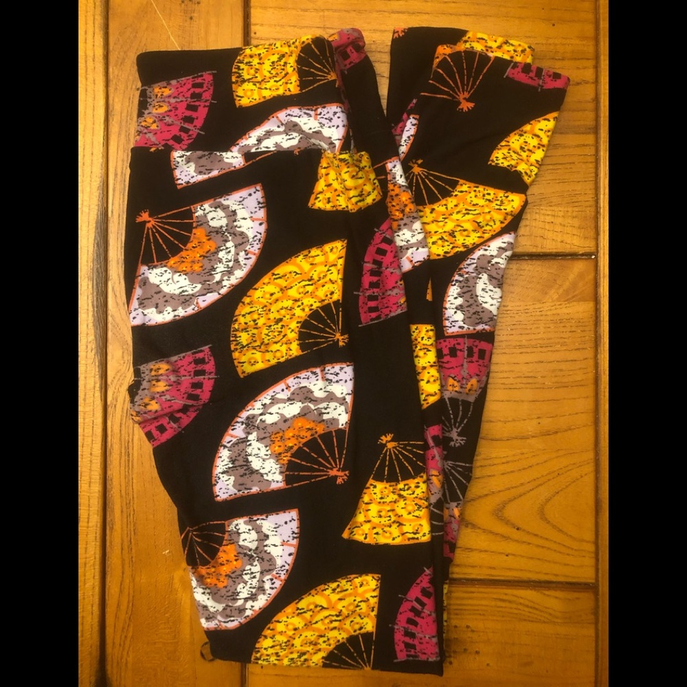 Lularoe fan leggings OS